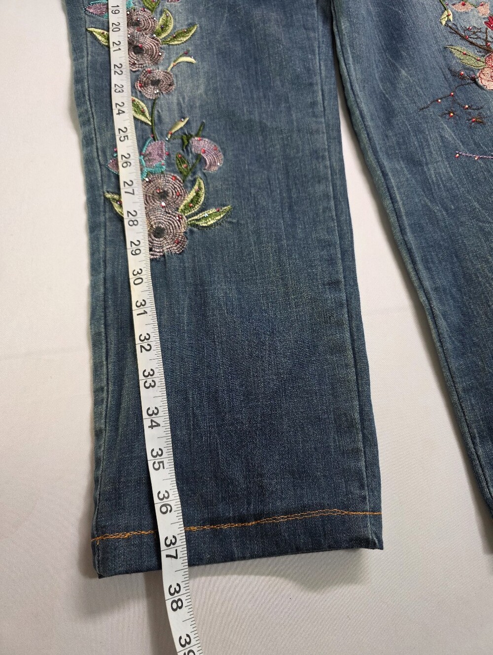 V Cristina Embroidered Floral Jeans Size 14 Boho Rhinestone Denim - Picture 9 of 11